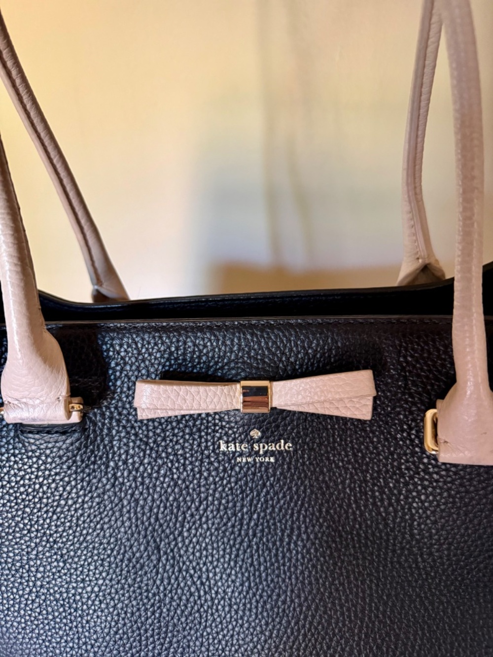 Kate Spade Black & Beige Tote with Bow/ Pebbled Leather, Like New - Picture 5 of 7